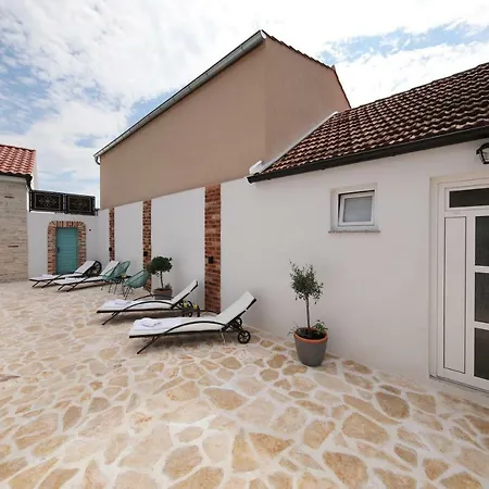 Rural Lapis Villa